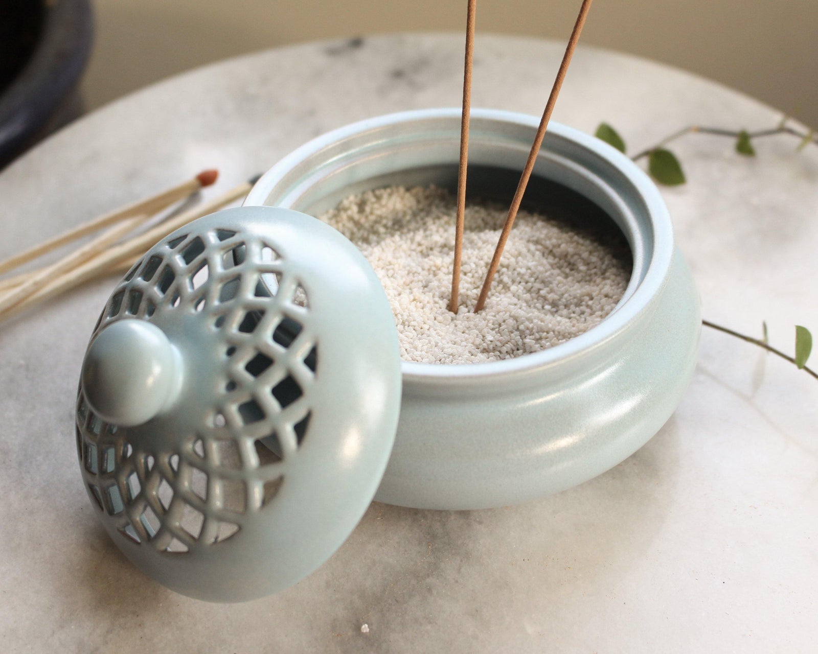Shivaya Light Blue Round Ceramic Incense Burning Bowl – Pure Chakra