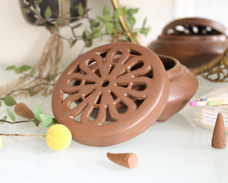 Aham Prema Brown Ceramic Incense Bowl With Lid - Cone Incense Burner - Ash Catcher - Rope Incense Burner - Office Relaxation - Pure Chakra